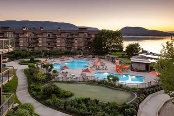 The Cove Lakeside Resort
