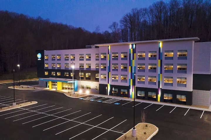 Hotel 4 of 4