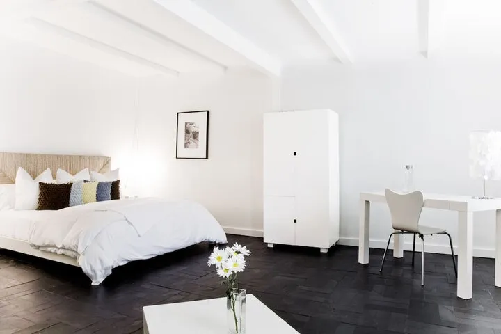 Room 3 of 67