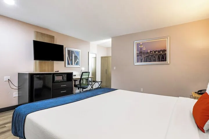 Room 4 of 22