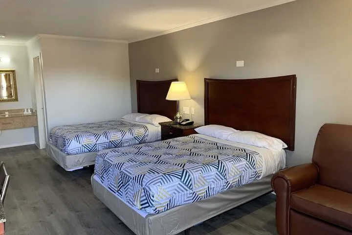 Room 5 of 28