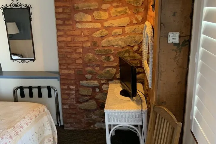 Room 5 of 53