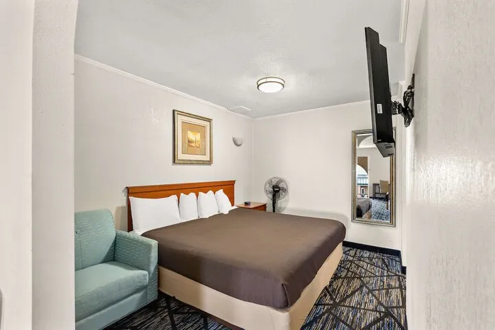 Room 5 of 27