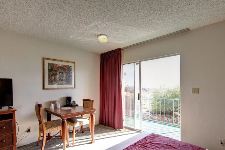 Room 4 of 38