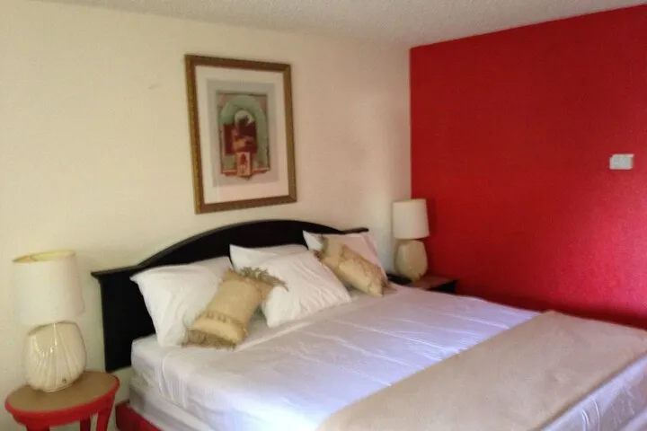 Room 3 of 38