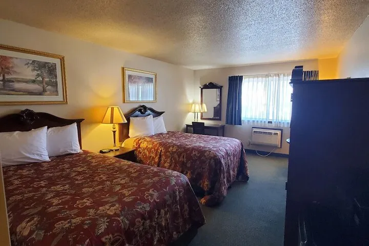 Room 3 of 9