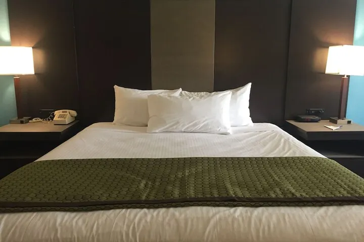 Room 3 of 48