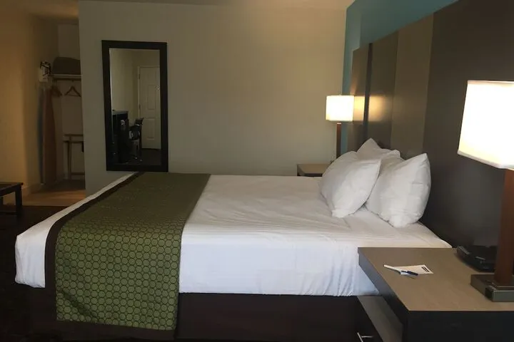 Room 2 of 48