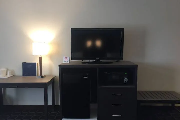 Room 4 of 48