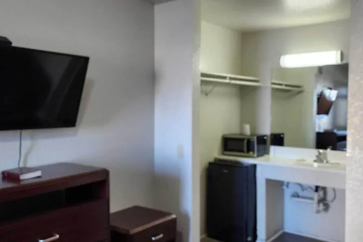 Room 4 of 21