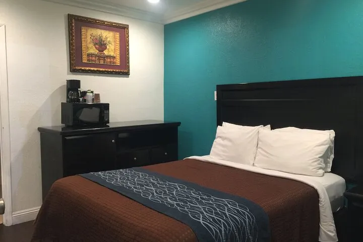 Hotel 2 of 25