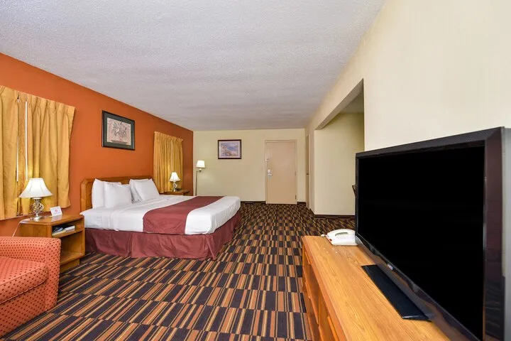 Room 5 of 34