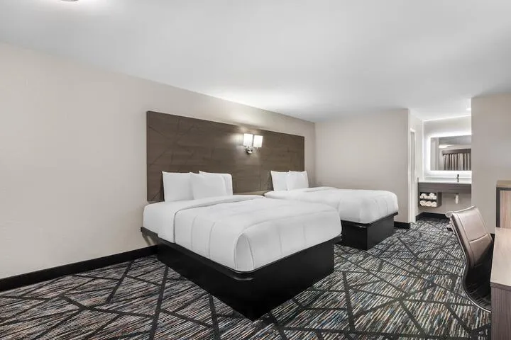 Room 5 of 28