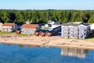 Waterfront Inn - Mackinaw City