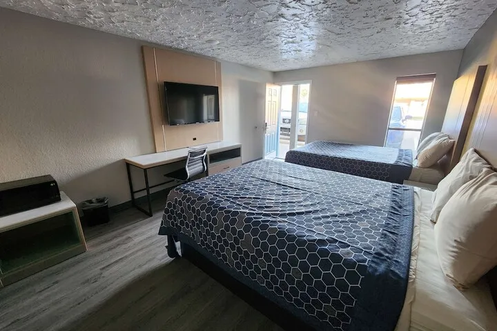 Room 2 of 17
