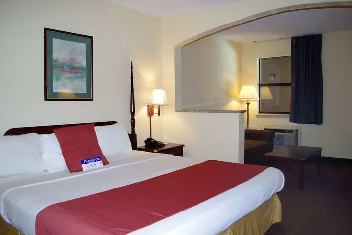 Room 4 of 17