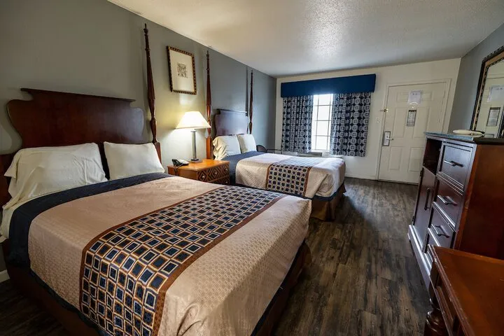 Room 3 of 40