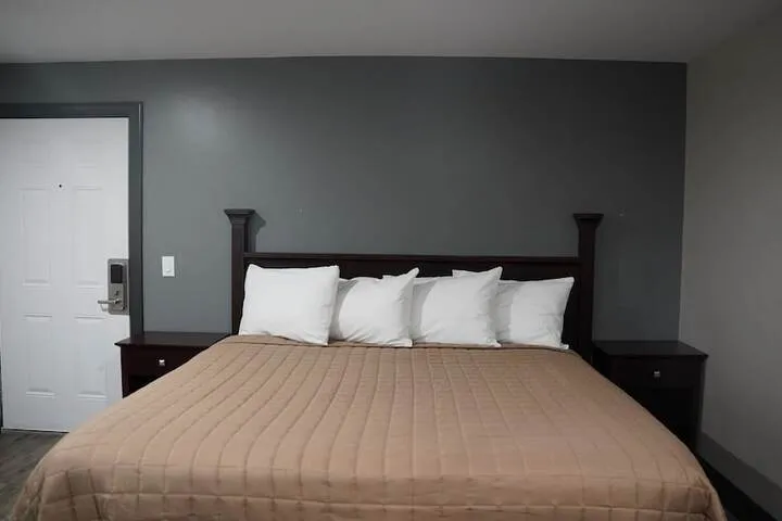 Room 2 of 15