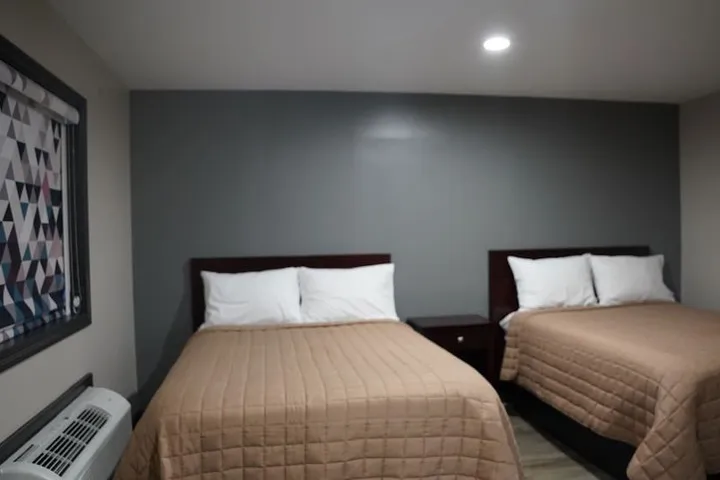Room 5 of 15