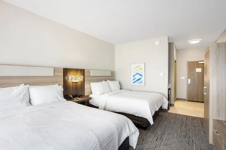 Room 5 of 40