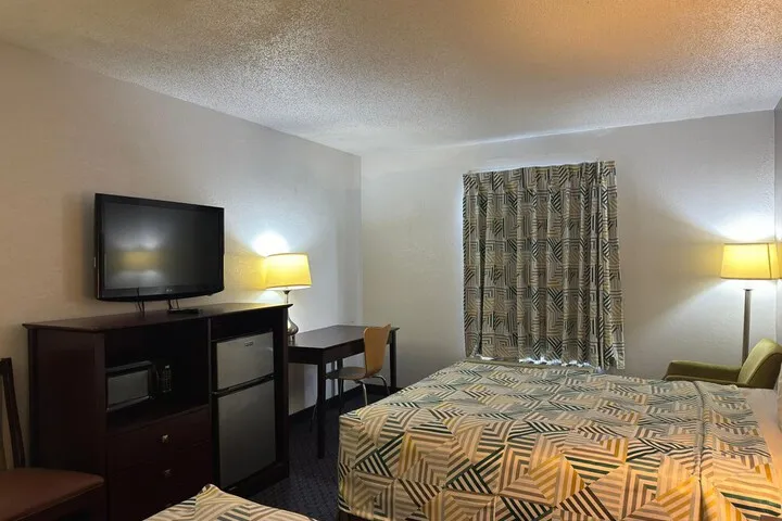 Room 4 of 24