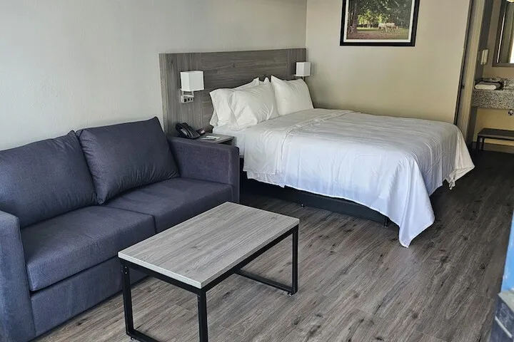 Room 5 of 45