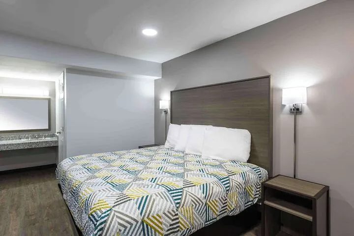 Room 3 of 22