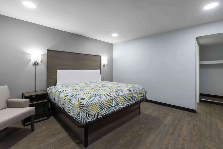 Room 4 of 22