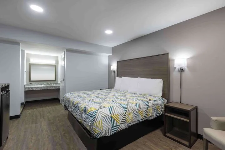 Room 5 of 22
