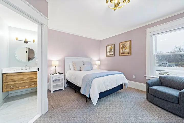 Room 5 of 115