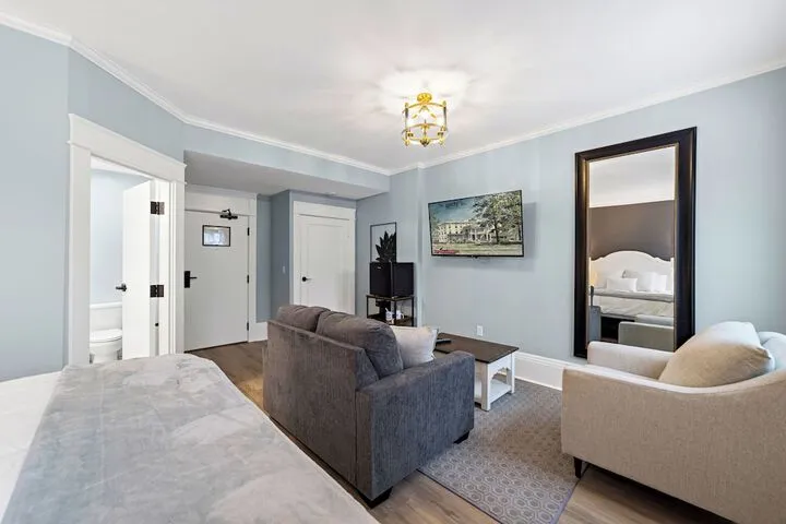 Room 2 of 115