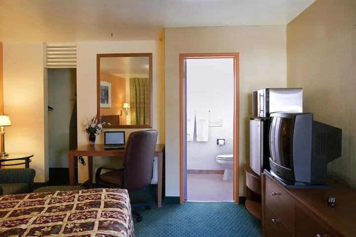 Room 5 of 20