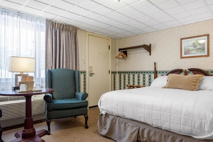 Room 3 of 56