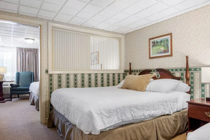 Room 5 of 56