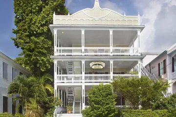 Island City House Hotel
