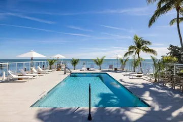 Pines & Palms Resort