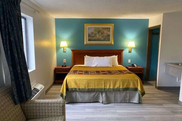 Room 5 of 32