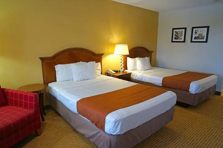 Room 4 of 43