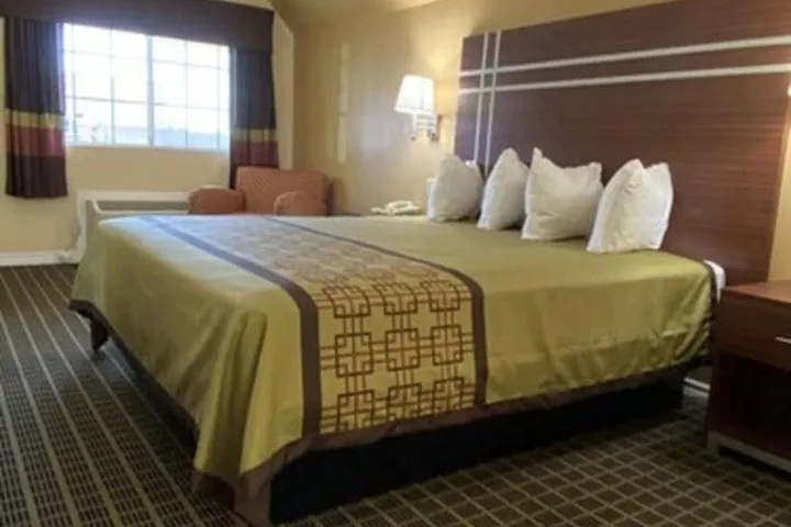 Room 2 of 30