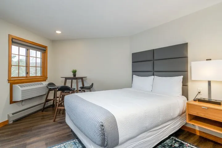 Room 5 of 65
