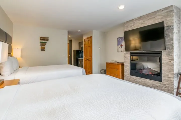 Room 4 of 65