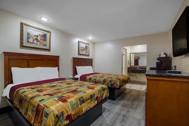 Room 4 of 31