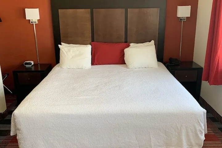 Room 4 of 30