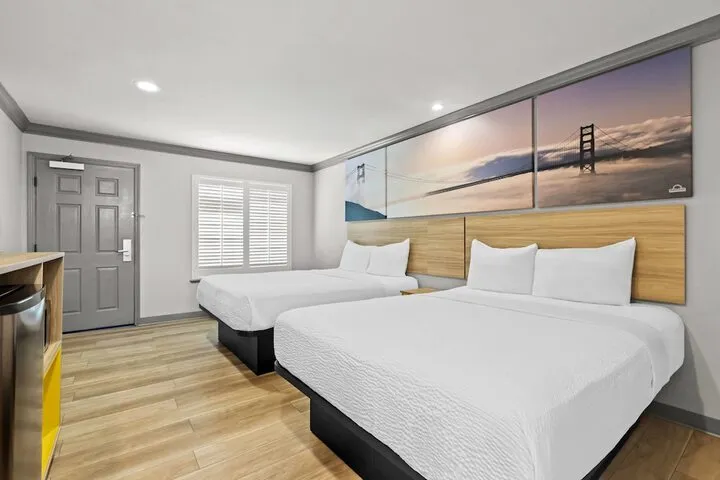 Room 5 of 32