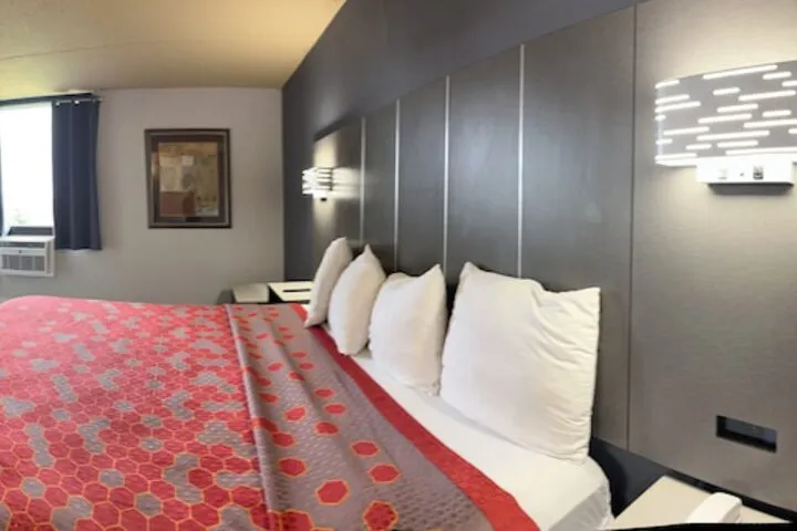 Room 4 of 19