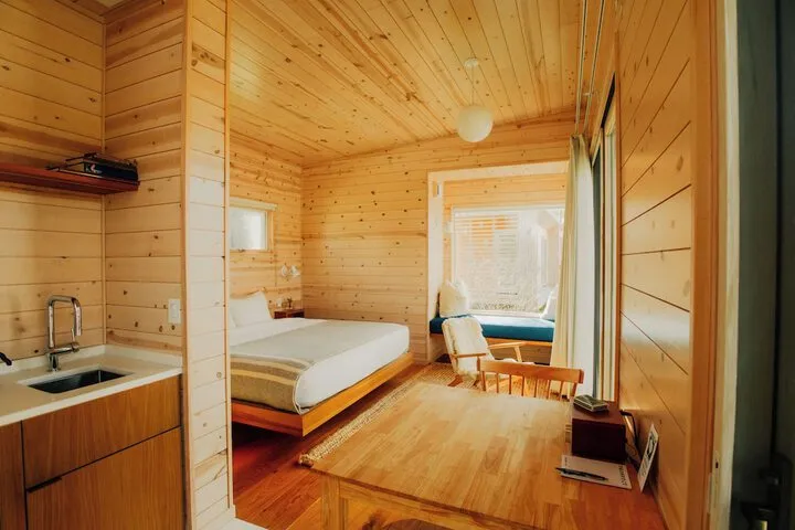 Room 4 of 64