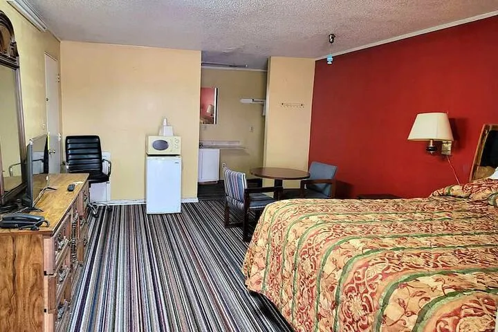 Room 3 of 6