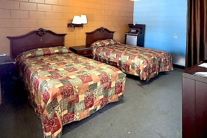 Room 2 of 6