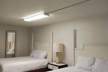 Super Inn Motel