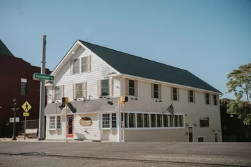 Hampton Bays Hotel on Main
